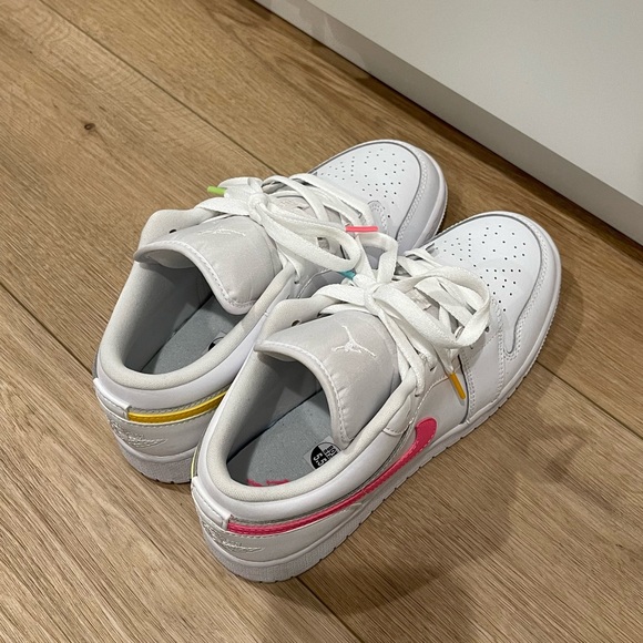 Authentic Nike Jordan Sneakers | Size 5.5 (fits 7) | White with colors - Picture 2 of 10